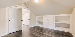 Beautiful Remodeled House with Fenced Yard in Maple Leaf Gallery 25