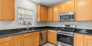45426 Clarkes Crossing Square Gallery 21