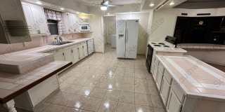 Spacious 3 bedroom, 2 bathroom Home. PET FRIENDLY! Gallery 6