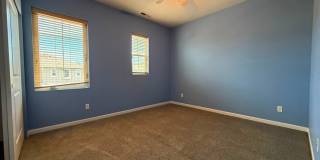Spacious 4-Bed Home with Loft & Covered Patio in North Creek Gallery 25