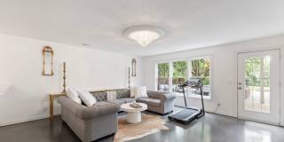 Luxury Furnished Home Gallery 54