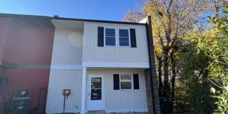 220 Westbury Ct Gallery 1