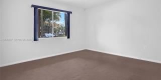 900 SW 142nd Ave Gallery 32