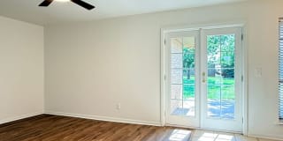 Beautiful 4 Bedroom 1.5 Bath - City View ISD Gallery 4