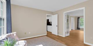 7707 LAKE GLEN Drive Gallery 15