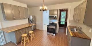 HUGE 6bd / 3ba House | Penfield Schools | 2nd floor Laundry hooks | Master Suite Gallery 1