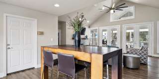 29 Edgewater Apartments Gallery 17