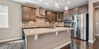 6 Bedroom Single Family in Lafayette Gallery 3