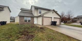 Spacious north-side 4 bedroom duplex Spacious north-side 4 bedroom duplex Gallery 1