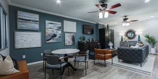 The Village at Bellaire Apartments Gallery 3