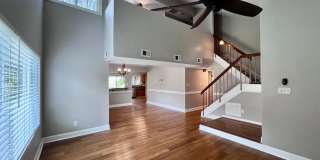 Charming single family home on peaceful canal Gallery 5