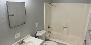 Cute Airy Studio Near Havana and Exposition **Move-In Special** Gallery 6