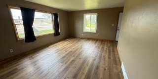 5 bedroom/ 2 bath home within walking distance to BSU Gallery 1