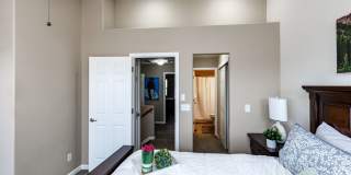 Fully Furnished Downtown 2 Bed, 4 Bath Executive Townhouse Gallery 26