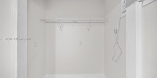 1041 NE 9th Ave Gallery 5