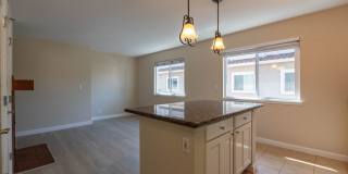 Excellent Santa Clara Location! Open Floor Plan! Granite Counters! Gallery 9