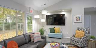 733 West Gallery 8