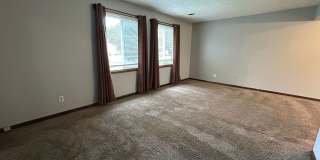 Spacious home in East Manhattan! Gallery 4