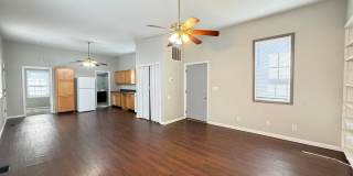 2 bedroom 1 bath home close to Churchill Downs Gallery 6