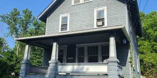 Kent 3 bedroom 1 bath Single Family Home Gallery 1
