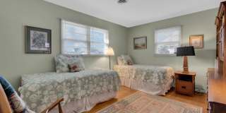 7 Howell Avenue Gallery 22