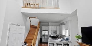4 Bedroom, 3 Bathroom Impressive Lincoln Park Duplex Gallery 30