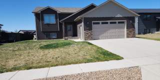 4 Bedroom, 3 Bathroom with Office for Rent Gallery 1
