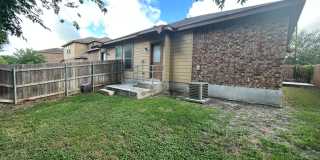 2 Weeks Free Rent / 3/2/2 Duplex off HWY 46 / Fridge / Interior Washer & Dryer Connections / Fenced in Backyard / CISD Gallery 22
