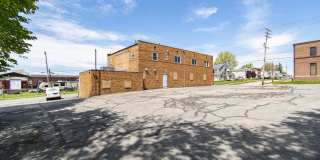 3143 Mahoning Avenue A Gallery 23