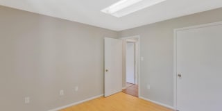 311 MAPLE AVE W #C Gallery 32