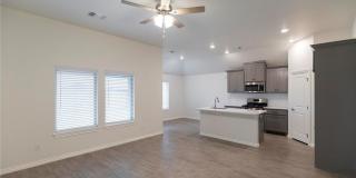 Beautiful 4 Bedroom 2 Bathroom Home in Cedar Lane Community with Storm Shelter (Neighborhood Pool and Park) Gallery 13
