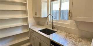 1815 Armour Lane Gallery 9