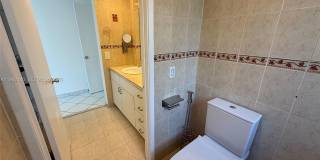 7832 Collins Ave Gallery 22