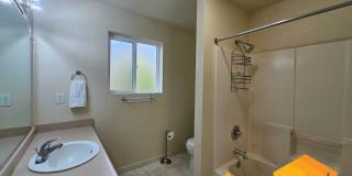 Charming Fully Furnished Home located in the vibrant city of Medford! Gallery 7