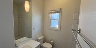 Fully Restored 2BR Classic Near Downtown Dignowity Hill Gallery 17