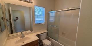 Very Nice 4 Bedroom Home Gallery 14