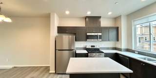 Stunning 2 Bed, 2.5 Bath Craftsman Townhome with Community Amenities! Gallery 54