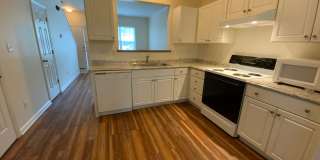 Updated 2 bedroom in fantastic location near Duke Med Center, on busline & convenient to many local amenities! Gallery 6