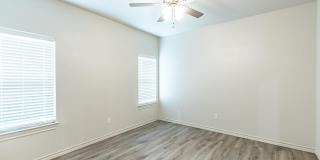 5507 Kemper Street Gallery 12