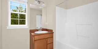 Redmond 5 Bedroom Charmer Gallery 21