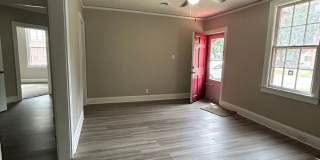 Crosswell Area-4 Bedroom, 2 Bathroom House Gallery 6