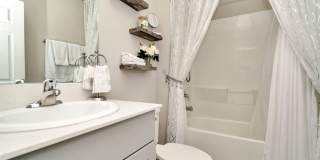 Spacious 5BR House in Riverview Gallery 10