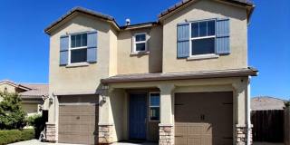 Beautiful 4 Bed / 3 Bath Home in Desirable Clovis Neighborhood Gallery 1
