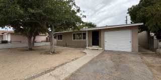 4 Bedroom 2 Bathroom House with Fenced Yard & 1 Car Garage 4 Bedroom 2 Bathroom House with Fenced Yard & 1 Car Garage Gallery 5