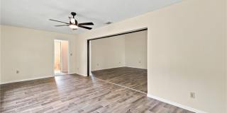 2101 SE Dolphin Road Gallery 14