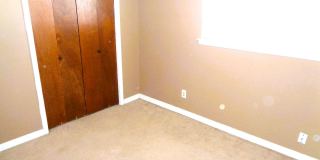 Nice Single Level Northeast Duplex With Refrigerated Air Located In Quiet Neighborhood Gallery 23