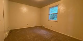 Incredible Two Bedroom Townhouse in Plum! Garage, Yard & More! Call Today! Gallery 8