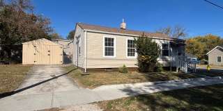 Cute 2 bedroom 1 bath Available Now! Gallery 1