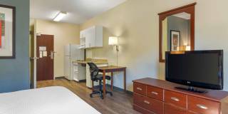 Hartford - Manchester Gallery 19