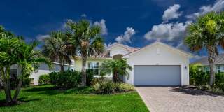 EXECUTIVE WATERFRONT POOL HOME IN GATED COMMUNITY Gallery 1